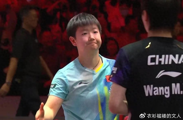 NBA直播-球迷晒国乒回国照,孙颖莎变风格,王楚钦行走的模特,王曼昱冷酷|WTT新加坡大满贯|女单|男双|女双|比赛_新浪新闻