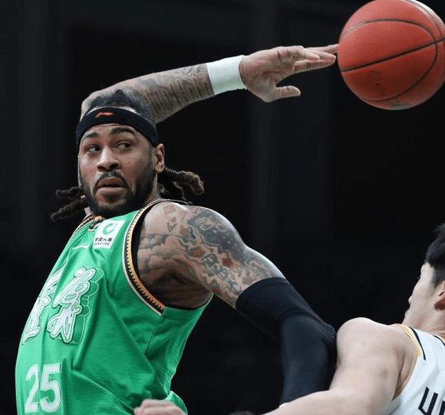 咪咕体育直播-13投砍21分13板3帽!防守大闸成辽篮逆转头号功臣,杨鸣没看错你