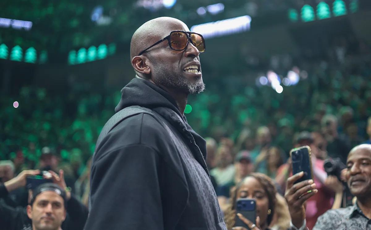 NBA直播-加内特8年后重返森林狼，9名主力轮休却靠替补拿下鹈鹕